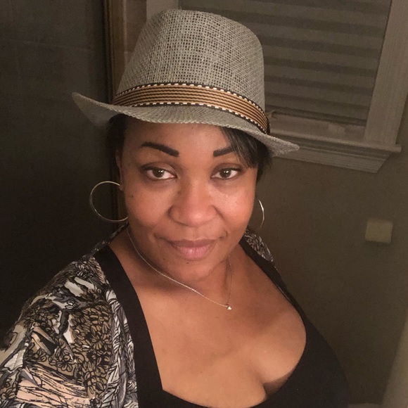 Meet your Posher, Venessa - Picture 1 of 1